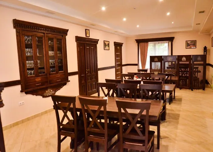 & Restaurant فندق كولوتشافا