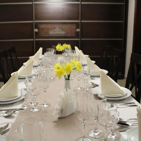 & Restaurant Szálloda *