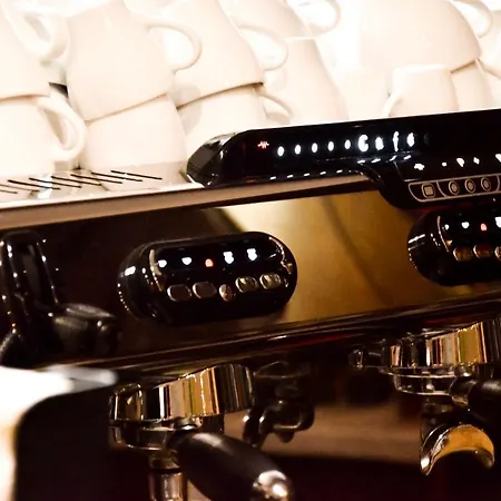 & Restaurant Szálloda *